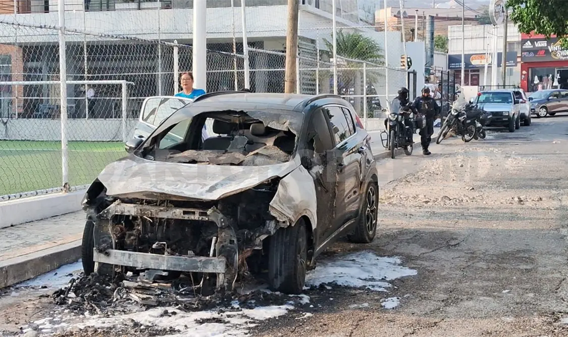 Bomberos lograron sofocar el incendio y evitar que se propagara a zonas aledañas. Ulises Villalobos / CP