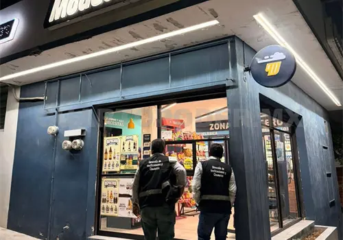 Suspenden negocios por irregularidades Suspenden negocios por irregularidades