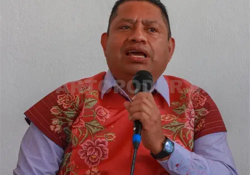 Presentan libro "El arte de escribir tsotsil" en SCLC Presentan libro "El arte de escribir tsotsil" en SCLC