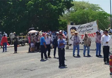 Piden pobladores seguir con mesa de di&aacute;logo