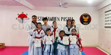 Entrega de grados en Tikva Entrega de grados en Tikva