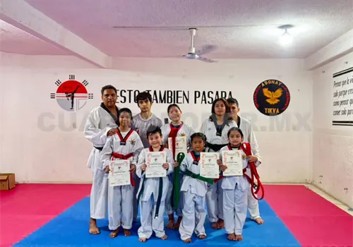 Entrega de grados en Tikva