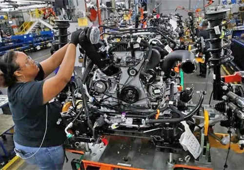 Destaca Ba&ntilde;uelos reformas laborales