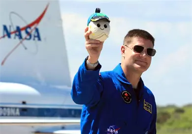 Tripulaci&oacute;n destaca el sentido humano de viaje a la Luna