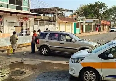 Bloquean habitantes Camino a La Pita por falta de luz
