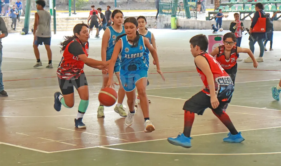 Los duelos permitieron a los equipos probar estrategias y rotaciones, buscando mejorar su rendimiento. Diego Pérez/CP