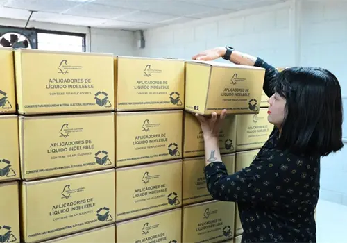 Alistan líquido indeleble para la elección de Copaco Alistan líquido indeleble para la elección de Copaco