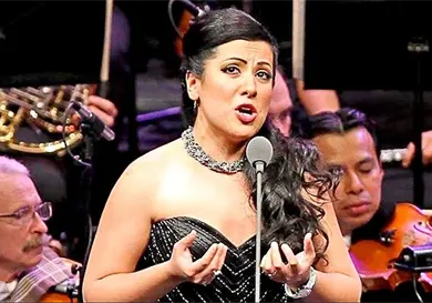 Katzarava festeja 25 a&ntilde;os de carrera