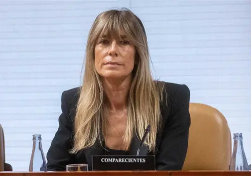 Procesan a esposa de Pedro S&aacute;nchez