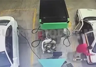 Taxista huye sin pagar gasolina