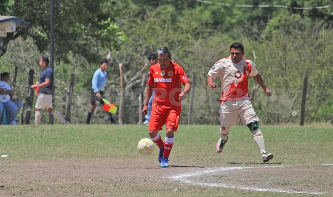 El campo de La Pochota fue escenario de una jornada llena de intensidad, en la que las escuadras dejaron todo en busca del pase a las semifinales. Alan Pola/CP