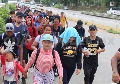 Para sobrevivir, migrantes tienen que crear grupos Para sobrevivir, migrantes tienen que crear grupos