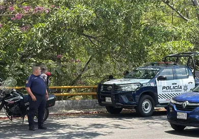 Hallan a extranjero muerto en canal de aguas negras