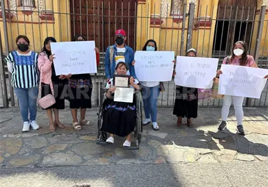 Denuncian presunto abuso de autoridad; Fiscal&iacute;a lo niega