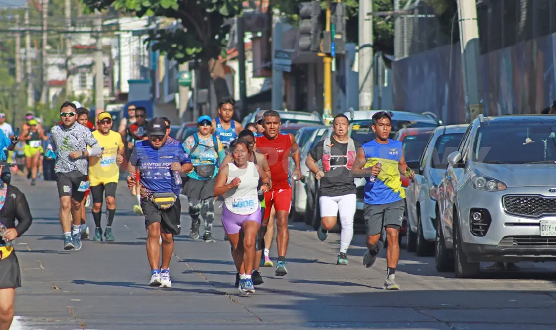 La carrera consiste en un total de tres vueltas al circuito interior del poliderpotivo. Cortesía