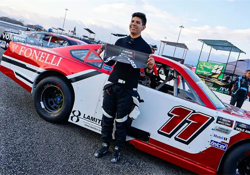 Ortiz se mantiene en la pelea de Nascar Ortiz se mantiene en la pelea de Nascar