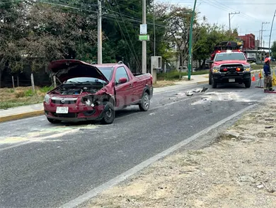 Carambolazo en carretera al Cuartel Militar; un herido
