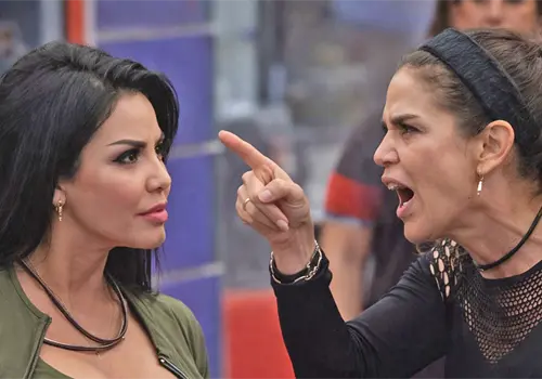 Agarr&oacute;n entre Niurka y Sol Le&oacute;n