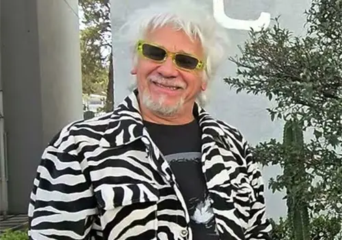 "Pocholo" ofrece su hogar a Incl&aacute;n