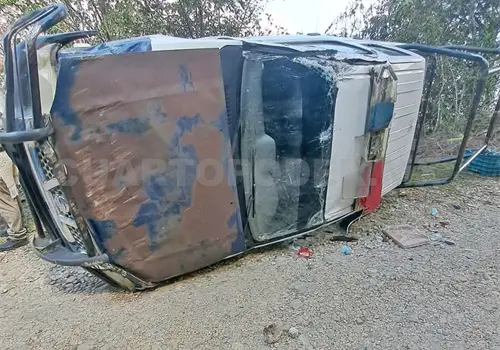 Vuelca patrulla ejidal en camino de terracer&iacute;a