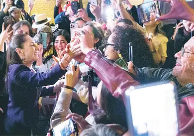 Viva la paz siempre: Claudia al llegar a Espa&ntilde;a