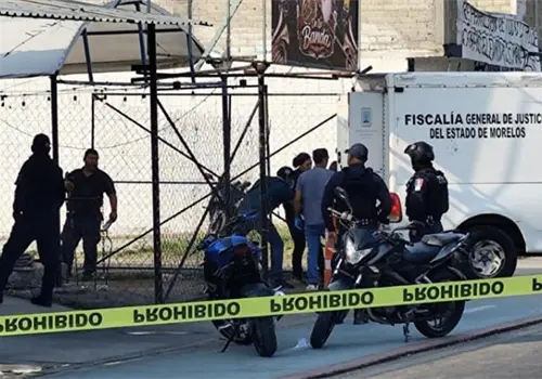 Hombres armados irrumpen en bar y matan a 8 personas