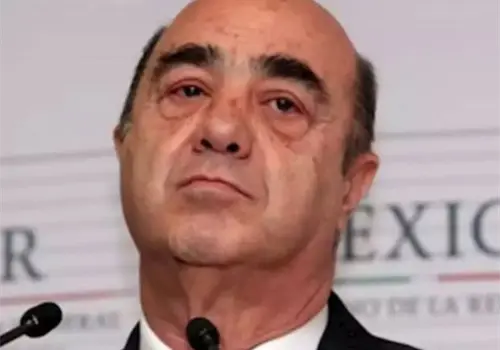 Hospitalizan a Murillo Karam por derrame cerebral