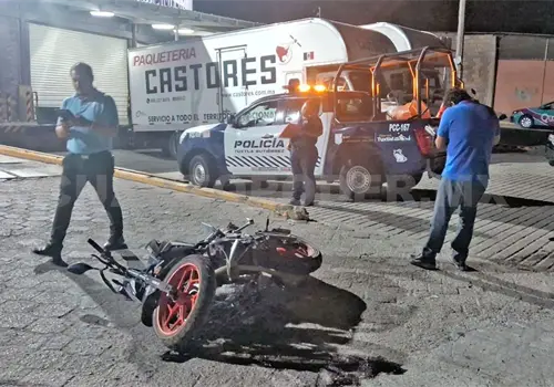 Motorista se accidenta y pierde uno de los pies