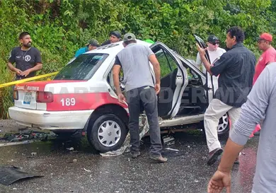 Conductor queda prensado tras colisi&oacute;n