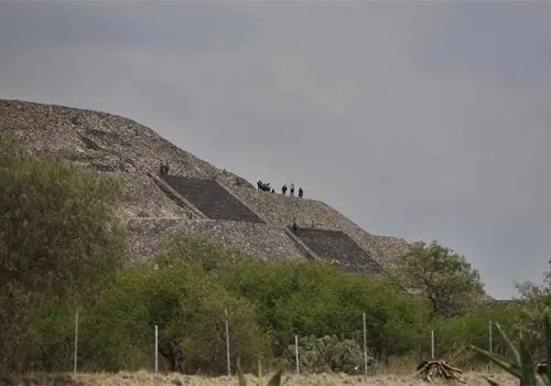 Balacera en la Pir&aacute;mide de la Luna deja dos muertos