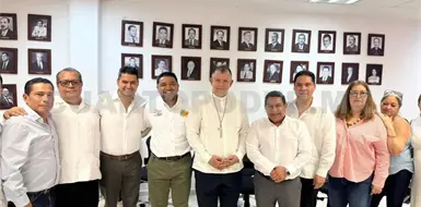 Sostienen di&aacute;logo con arzobispo