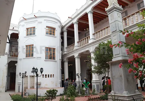 Presentan cartelera de reapertura del museo