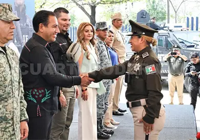 Entregan chalecos bal&iacute;sticos y c&aacute;maras corporales a la SSP