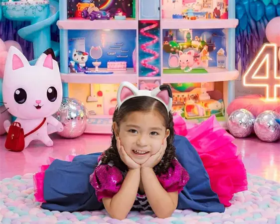 Lía Sofía y su casa de muñecas