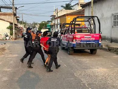 Por invadir un predio abandonado los arrestan