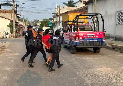 Por invadir un predio abandonado los arrestan