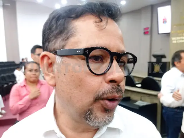 Contin&uacute;a discusi&oacute;n para dotar de armamento a polic&iacute;as