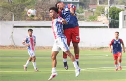Chifut rescata dram&aacute;tico empate ante &Aacute;guilas