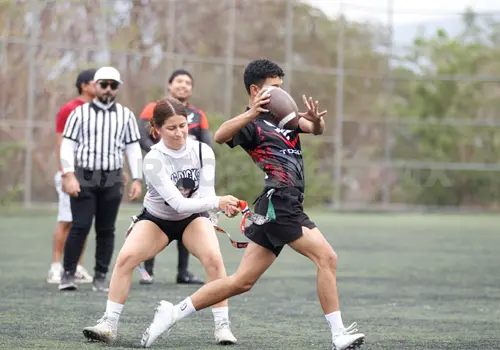 Mustangs y Pamboleras imponen condiciones