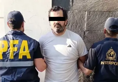 Marina se prenuncia tras captura de Fernando Far&iacute;as