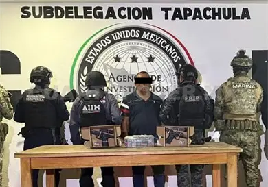 Lo arrestan por transportar 700 cartuchos y 2 pistolas