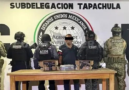 Lo arrestan por transportar 700 cartuchos y 2 pistolas