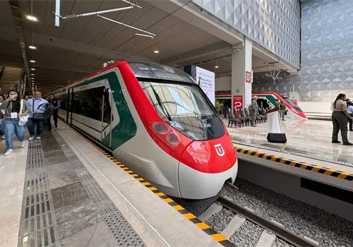 Entra en operaci&oacute;n tren al AIFA para pasajeros