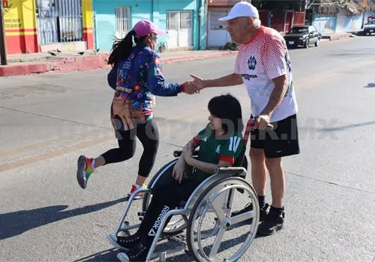 Atletas conquistan la Carrera Vamos Ancianos