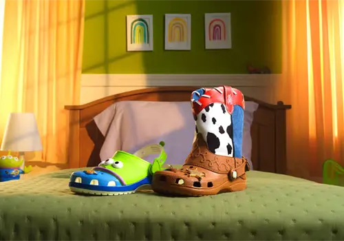 Toy story llega a los Crocs