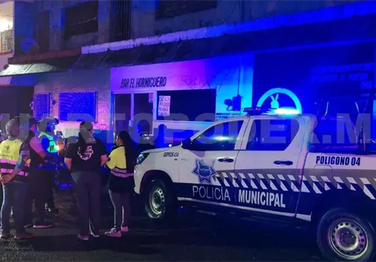Tres muertos y cinco heridos en ataque a bar