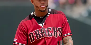 Guante de Oro y t&iacute;tulo, asignaturas pendientes