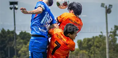 Cruz marca "hat-trick" en goleada hist&oacute;rica