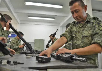 Gasto militar baja con Sheinbaum