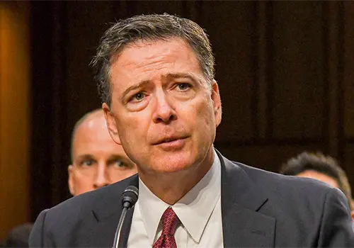 Giran orden de aprehensi&oacute;n contra exdirector de FBI